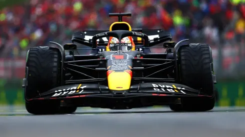 Max Verstappen consiguió su segunda victoria del año y busca acortar distancia con Charles Leclerc.