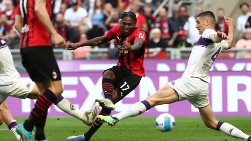 Rafael Leao anotó el gol de Milan que lo acerca al título