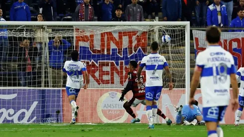 Lázaro sentenció la victoria de Flamengo en San Carlos de Apoquindo al definir con fineza el tercer gol de la escuadra carioca