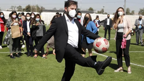 El presidente Gabriel Boric condenó la violencia en los estadios