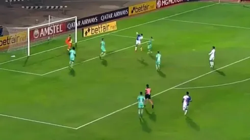 Golazo de Antofagasta contra Liga de Quito.