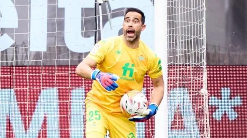 Bravo se reencuentra con algunos excompañeros del Barça.