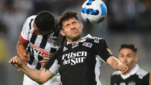 Colo Colo frente a Alianza Lima por la Copa Libertadores.