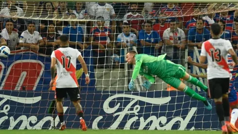 River Plate salió vivo de su visita a Fortaleza gracias a Franco Armani.