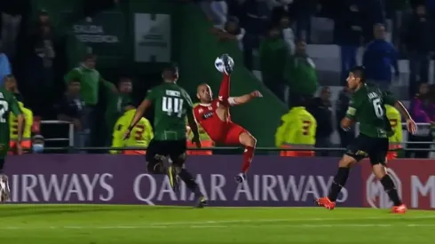 Sáez se lució con un golazo y fue destacado por la FIFA