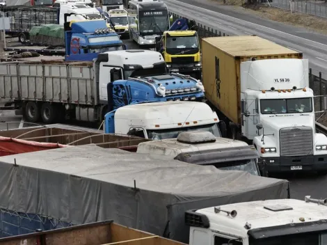 CMPC anuncia que paralizarán las operaciones si camioneros no despejan las rutas tomadas