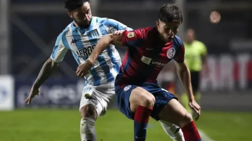 Eugenio Mena jugó todo el compromiso ante San Lorenzo en la última fecha de la fase regular en Argentina.