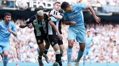 Manchester City saca ventaja de tres puntos sobre Liverpool.