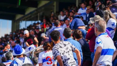 Lamentables incidentes empañaron la última versión del clásico entre Universidad Católica y Colo Colo en el estadio San Carlos de Apoquindo