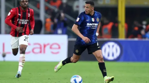 Alexis podría estar jugando sus últimos minutos en el Inter, donde aseguran que el Milan quiere sus goles.