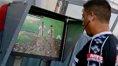 El presidente de la ANFP propuso que el VAR no se implementara en todos los partidos