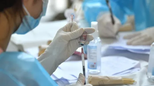 ¿Quiénes pueden vacunarse este viernes 13 de mayo?