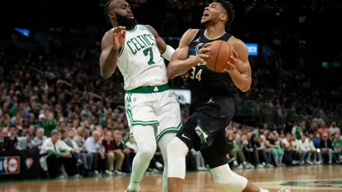 Bucks y Celtics buscan llegar a la final de la Conferencia Este.