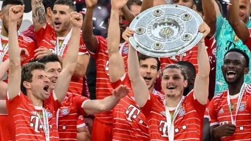 Bayern Múnich levantando el título de Bundesliga