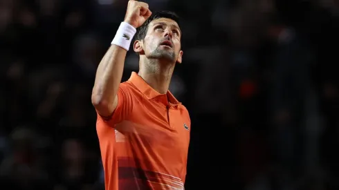 Djokovic venció a Auger-Aliassime y se mantiene como el primero del mundo