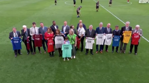 La hija de Jorge Robledo, Elizabeth, salió a la cancha del Wembley para homenajear al chileno