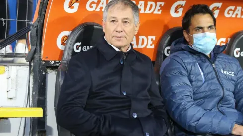 Ariel Holan no estará con la UC en su visita al Flamengo