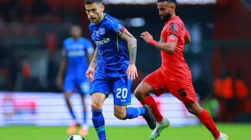 Charles Aránguiz fue titular en la derrota del Leverkusen ante Toluca