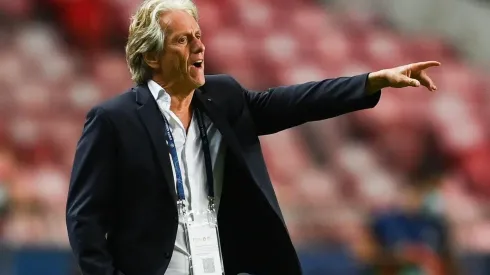 Jorge Jesús, quien dejó la banca del Benfica el año pasado, fue contactado sin suerte por la ANFP