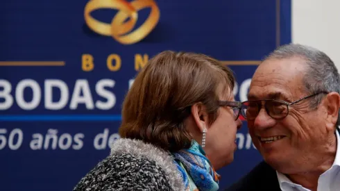 ¿Quiénes pueden postular al Bono Bodas de Oro y cómo hacerlo?