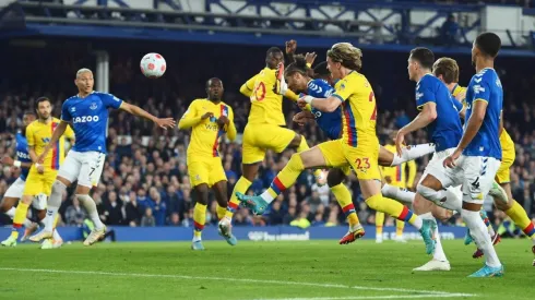 Everton se salvó del descenso en el final del partido y se queda en la Premier League