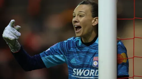 Prensa española se rinde a los pies de Tiane previo a la final