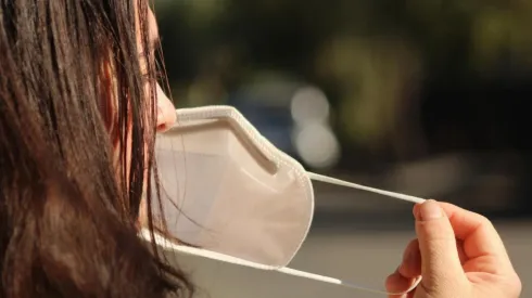 ¿Se puede andar sin mascarilla en el exterior en la Fase Alto Impacto Sanitario?