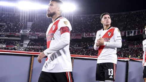 Paulo Díaz y con la jineta de capitán de River contra Colo Colo.