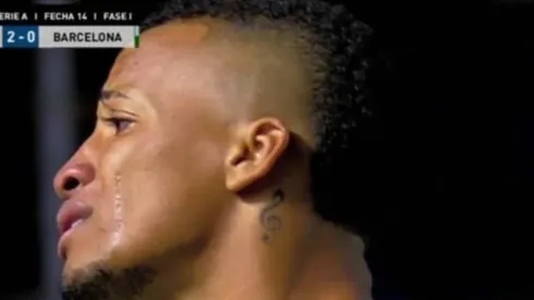 Byron Castillo salió llorando en el partido del Barcelona este domingo