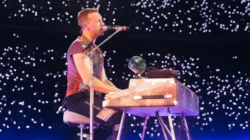 Chris Martin en el escenario con Coldplay.