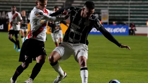 Corinthians depende de si mismo para avanzar de fase