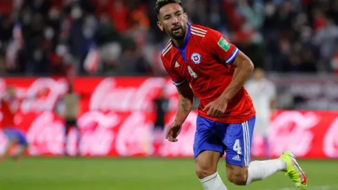 Isla se bajó de la convocatoria y dejó a Gary Medel como el único nombre de la Generación Dorada que viajará a Asia