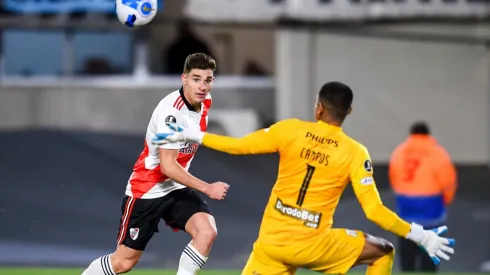 Julián Álvarez le metió seis goles a Alianza Lima