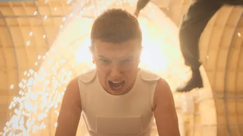 Once en el momento en que descubre que está ligada a la tragedia de laboratorio de Hawkins, en Stranger Things.