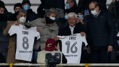 Jorge Toro y Chita Cruz en el Monumental recibieron el homenaje de Colo Colo