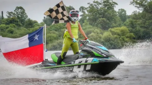 María Elena Coronado terminando una carrera