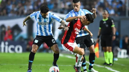 Eugenio Mena no estará presente en el debut de la Academia por la Liga Profesional