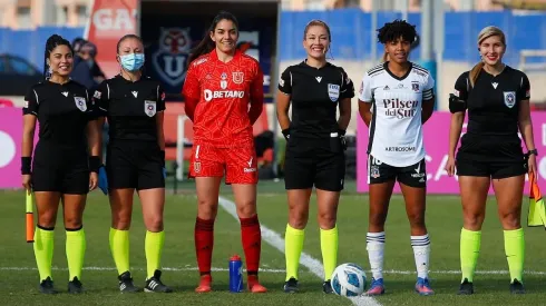 La árbitra del Superclásico Fem denuncia a la U de Chile