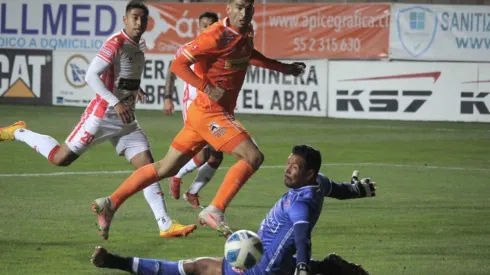 Escalante marcó uno de los goles de la victoria loína