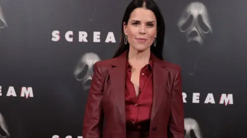 Neve Campbell en la premiere de Scream 5.