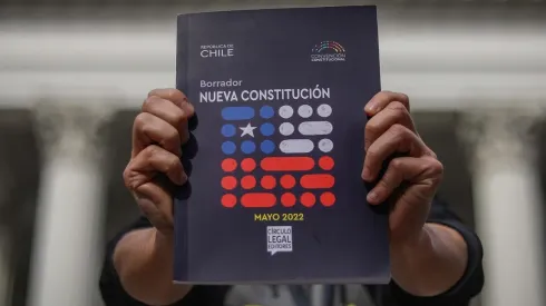 ¿Dónde puedo leer la guía práctica para entender el borrador de la Nueva Constitución?