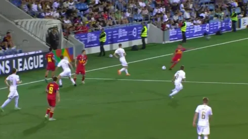 Txus Rubio metió un golazo que desde ya varios postulan para el Premio Puskás.