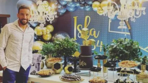 Mauricio Isla recibió muchos saludos en su cumpleaños