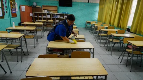 Gobierno adelanta vacaciones de invierno por brotes de virus respiratorios