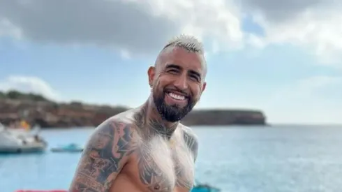 Vidal se relaja en sus vacaciones mientras se prepara para su próximo club