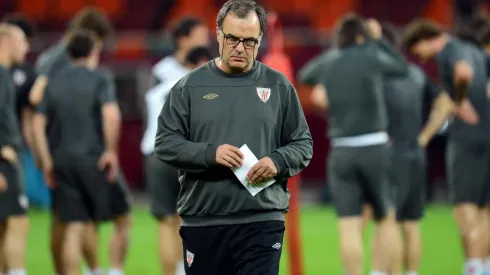 Marcelo Bielsa espera los resultados de las elecciones para sellar su regreso al Athletic de Bilbao.