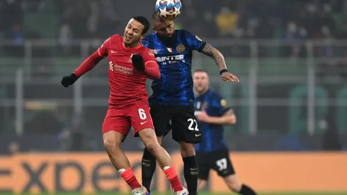 Arturo Vidal aún espera unas semanas para definir su futuro.