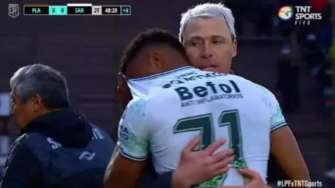 Mancilla mostró su rabia y frustración al ser sustituido.