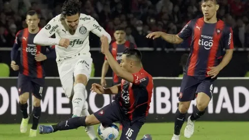 Palmeiras pone pie y medio en la próxima fase de Copa Libertadores con goleada ante Cerro Porteño.