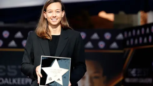 La estrella de Tiane en el paseo de la fama